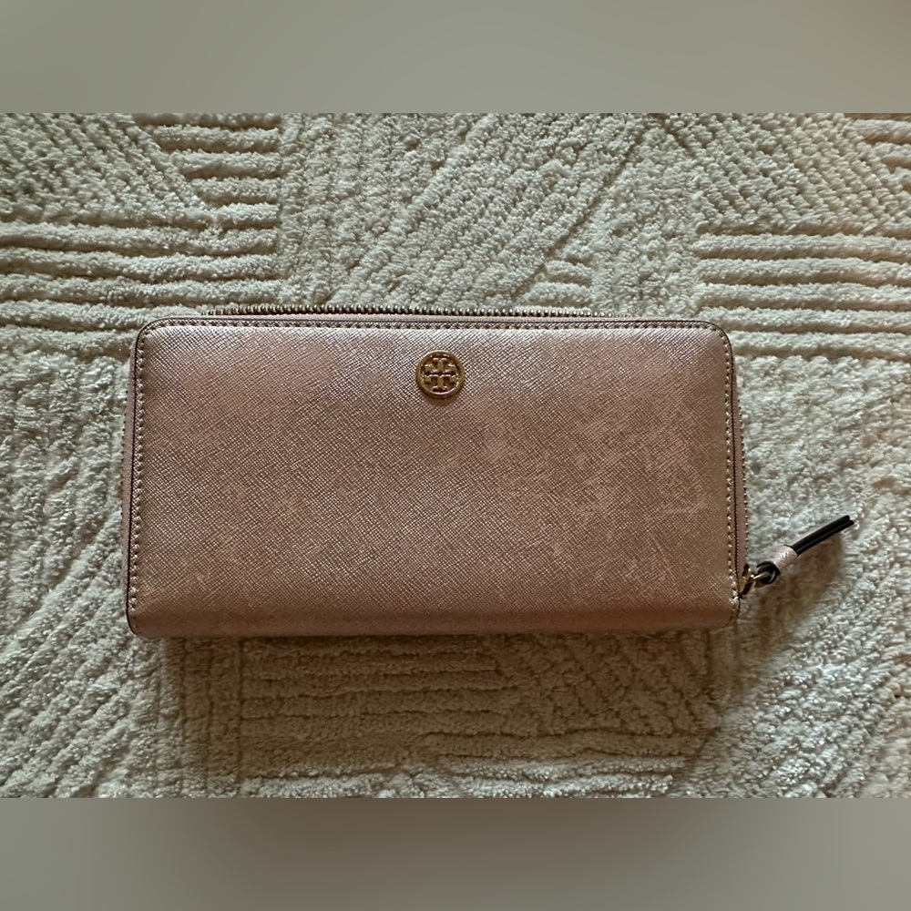 Tory Burch Metallic Rose Gold Zip Wallet with Logo Emblem